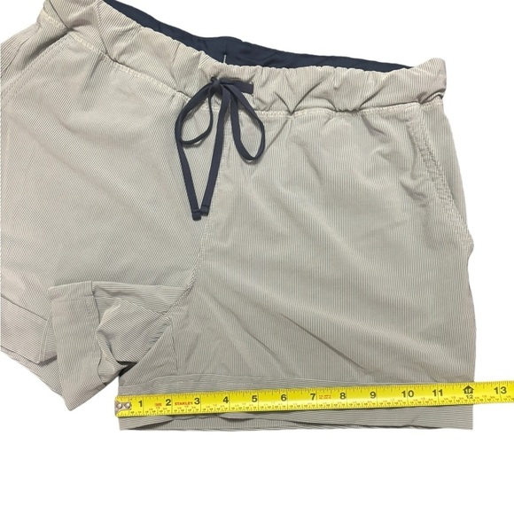 Athleta Beachside Shorts Drawstring Waist small Pinstripe Beach Gym Wome… - Picture 10 of 12